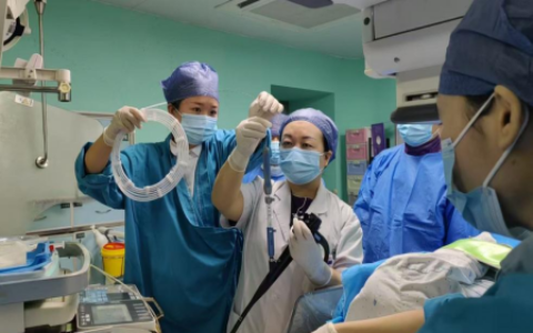 33岁女子胰腺藏“水球”，医生用内镜“穿墙”引流