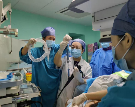 33岁女子胰腺藏“水球”，医生用内镜“穿墙”引流