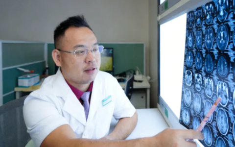 三亚一男子颅底藏“夺命瘤”，专家团队生死营救