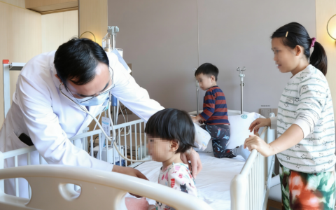 新加坡慢肺兄妹海南救治成功脱氧  “心肺一体化”治疗破解慢肺难题