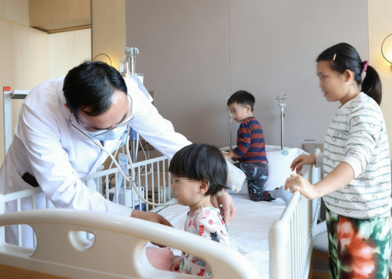 新加坡慢肺兄妹海南救治成功脱氧  “心肺一体化”治疗破解慢肺难题