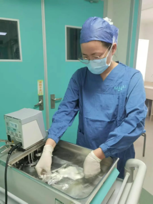 骨髓里长满“蜘蛛网”，海南省人民医院血液内科勇攀“珠峰”让她换新生！