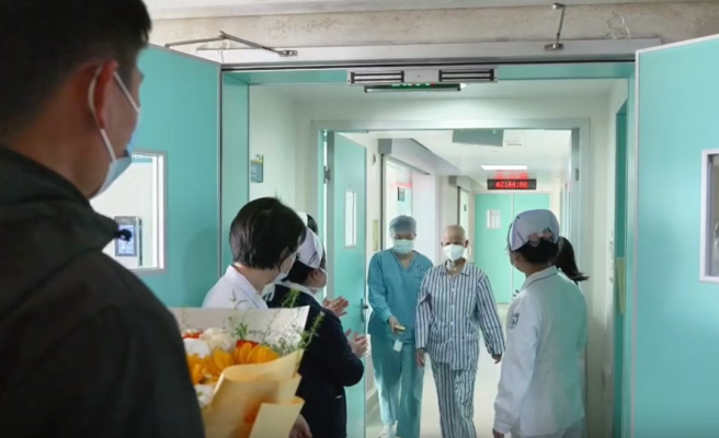 骨髓里长满“蜘蛛网”，海南省人民医院血液内科勇攀“珠峰”让她换新生！