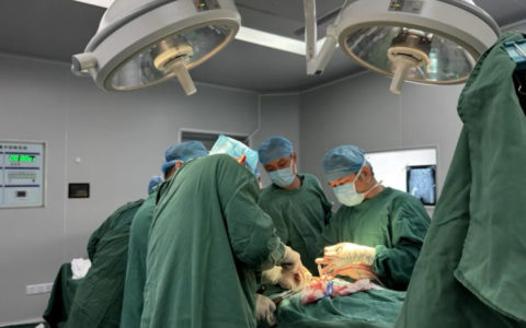【仁心守护 百岁新生】98岁高龄骨折患者成功救治，乐东县人民医院多学科协作再创生命奇迹