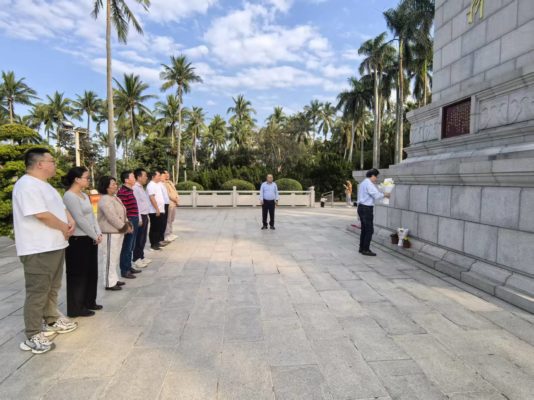 传承红色火炬 建功海南自贸港—海南省医改和健康产业联合党支部开展主题党日活动