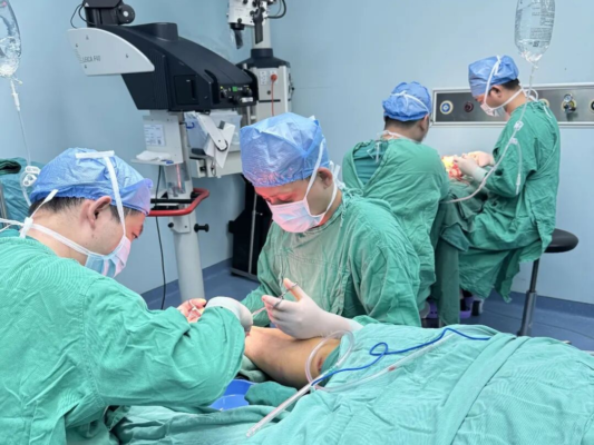 父亲断肢坠海，儿子跳海寻足！海医二院手足显微外科极限保肢获成功！