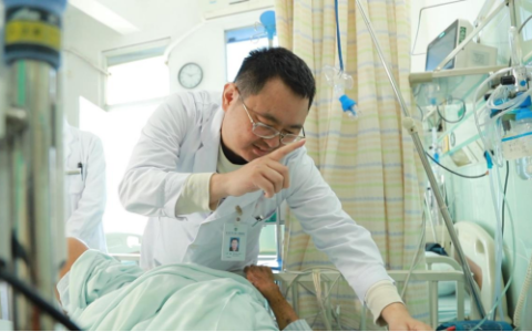 年龄不是取栓禁区！90岁脑梗老人经介入手术一周后可行走