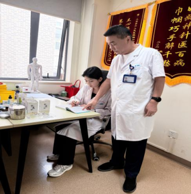 上海六院海口医院康复医学科人才培养育“新苗”