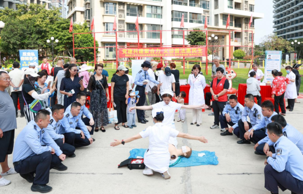 警医共建聚合力  义诊普法惠民生 海南省老年病医院联合海南海岸警察开展义诊普法活动