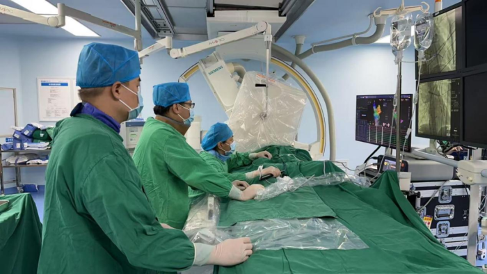 海南首例！13岁少年心跳飙至每分钟200次，海医二院心血管内科用脉冲电场5秒“校准”