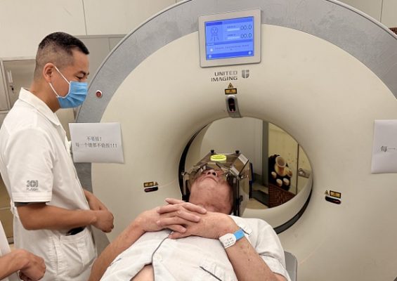 两年后重启：解放军总医院海南医院独立完成DBS手术，为帕金森患者重塑“稳定”人生