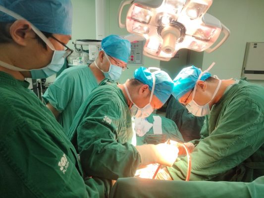 解放军总医院海南医院多学科协作救回刀伤大出血男子生命