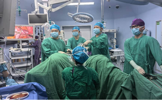 穿针引线于“重”围—海医一附院为108公斤高危患者成功实施子宫内膜癌根治术