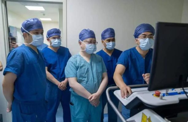 不开颅,3毫米骨孔精准“烧死”脑肿瘤!