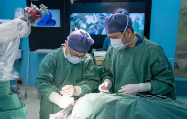 不开颅,3毫米骨孔精准“烧死”脑肿瘤!