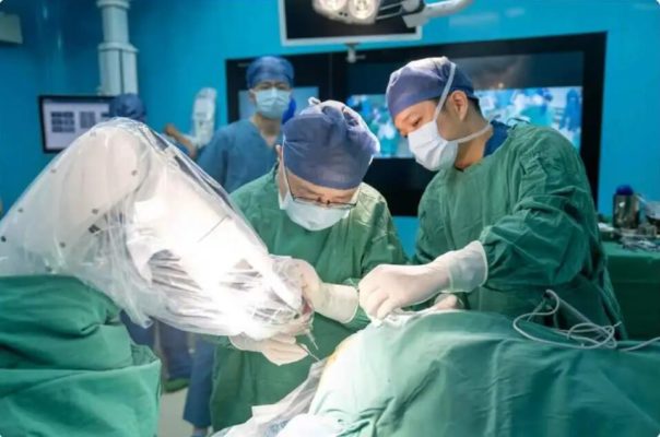 不开颅,3毫米骨孔精准“烧死”脑肿瘤!