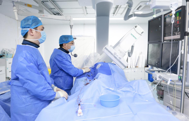 双向转诊筑防线  上下联动救“心”危 海南省老年病医院成功完成急性心梗跨院协同救治