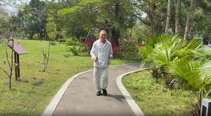 开机即“重生”!解放军总医院海南医院DBS手术助帕金森患者重获自如人生