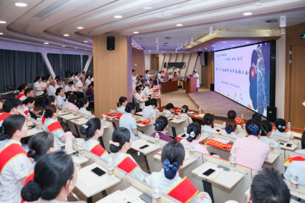 海南这两家医院联合举行“5·12国际护士节”庆典暨表彰大会