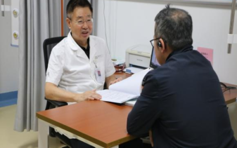 海南医学院第一附属医院医护用爱心托起危重异地孤老患者生命希望
