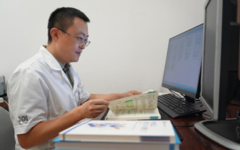 陈意志：把政绩写在官兵与患者的心坎上