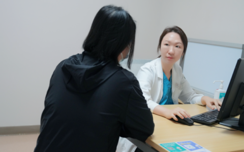 13公分乳腺巨瘤引发持续高热 多学科团队精准“拆弹”