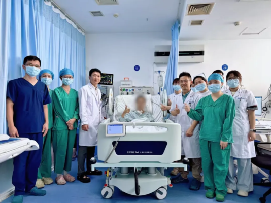 停搏60分钟后的“心”生：一名护士的ECMO生死闯关路