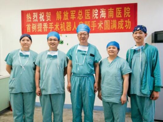 1小时“擒拿”房颤!解放军总医院海南医院成功开展零射线下提香机器人辅助房颤消融术,机械臂操作精度突破0.1毫米
