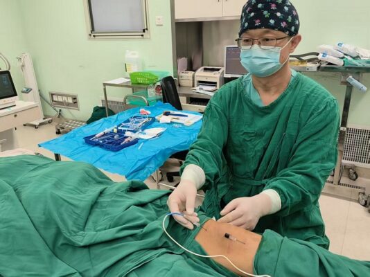 10年膝痛难忍,解放军总医院海南医院微创射频技术让古稀老人重获健康生活!