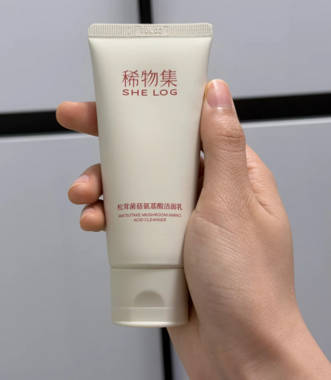 有黑头用什么洗面奶好？2026 国货洁面热门，溶解油脂告别草莓鼻