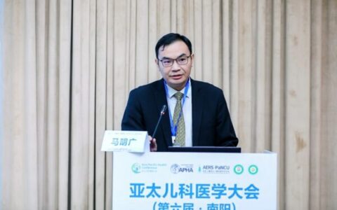 让重度“慢肺”患儿自由呼吸——记海南现代妇女儿童医院慢肺中心主任马明广
