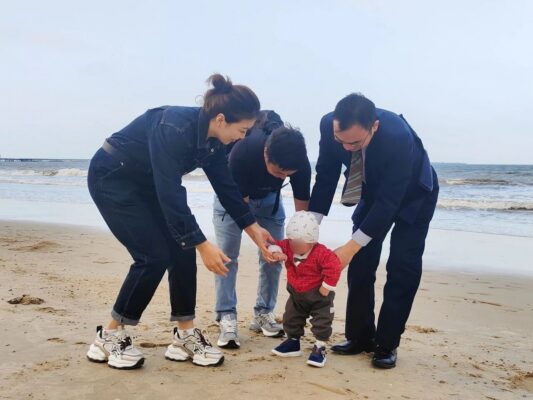 让重度“慢肺”患儿自由呼吸——记海南现代妇女儿童医院慢肺中心主任马明广