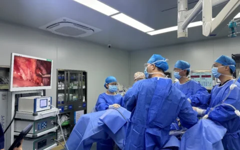 七旬高龄低位直肠癌患者成功保肛——海南省老年病医院外科团队以精准微创技术守护老年患者生活质量
