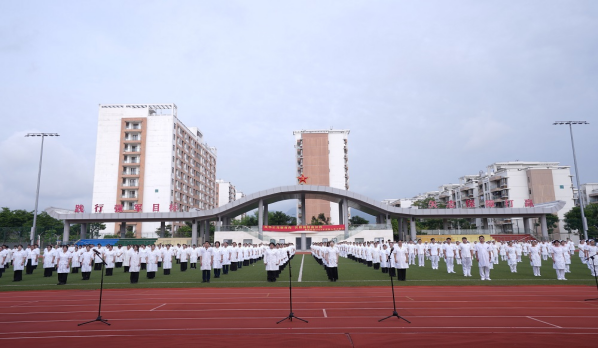 从“学生”到“医者”,解放军总医院海南医院2026届实习生开启“入行第一课”