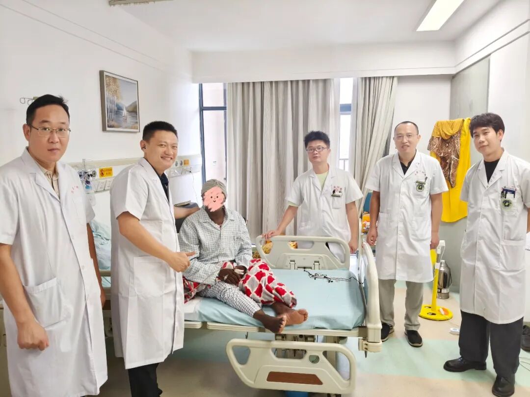 非洲患者万里来琼求医