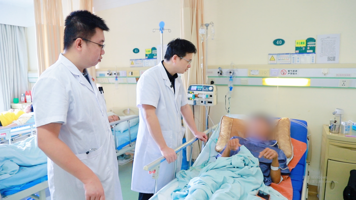 17厘米钢针穿面入颅,多学科接力救治