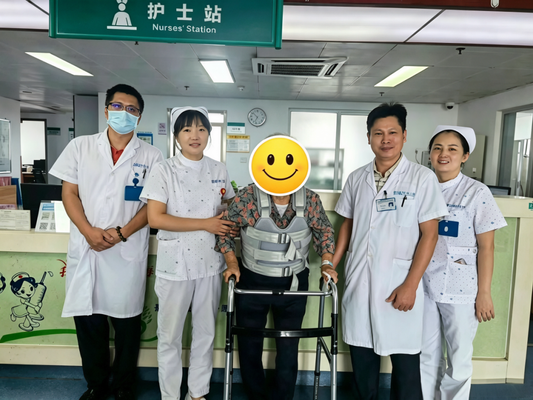 94岁老人重新站起来